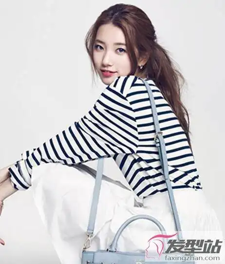 女生龙须刘海马尾辫发型