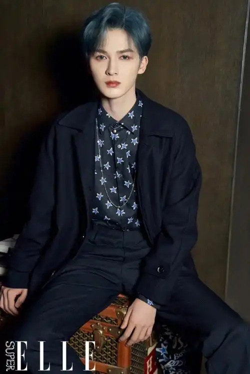 supercool#前日,@theo-朱正廷一身boss 2021早春造型出席boss 21聪哪