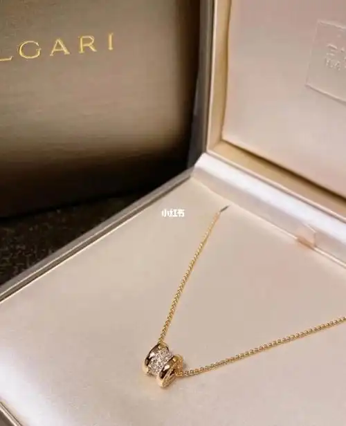 一眼万年的单品闪闪亮亮惹人爱,火爆朋友圈的宝格丽满钻小蛮腰项链它