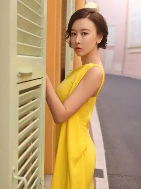 百变女郎毛俊杰更新上线 灵动双眸惹人怜爱