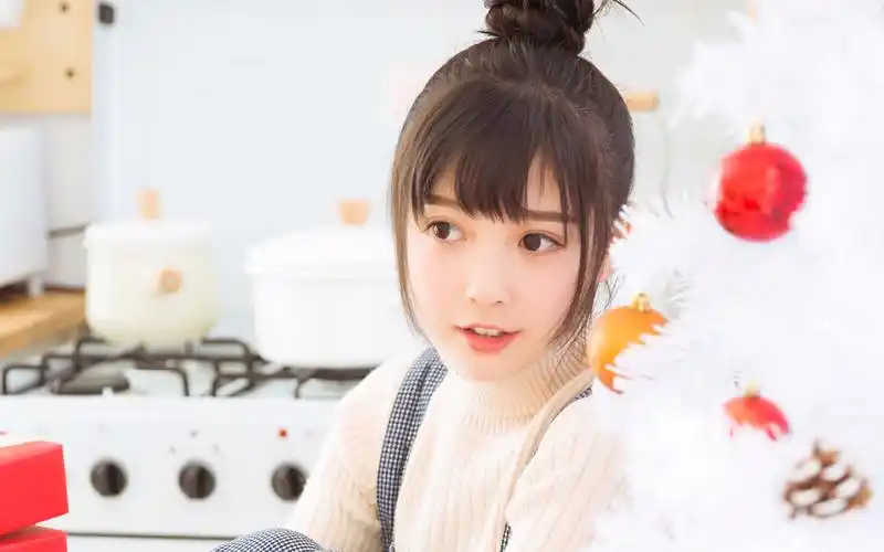 丸子头少女居家唯美文艺写真图片壁纸