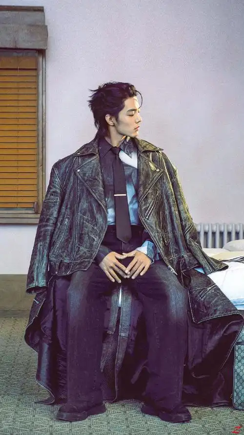 肖战背沟好深##智族gq肖战梦境大片#    智族 高清原图 壁纸(二)