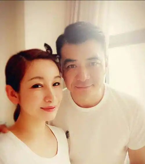 拍戏当场怒扇男演员,连导演都不敢说话,秦海璐的后台有多硬?