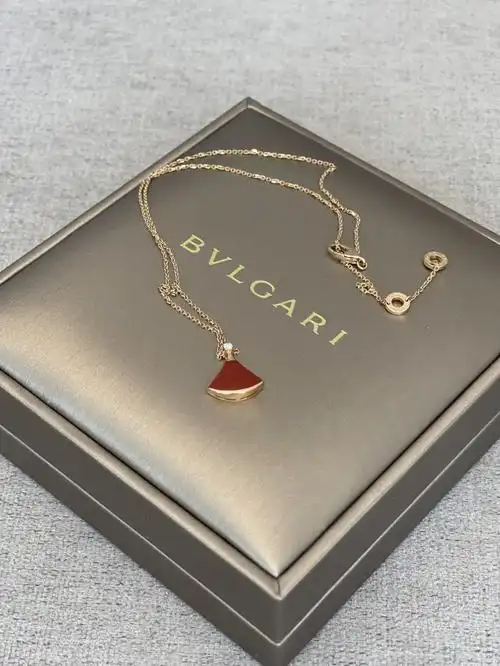 bvlgari宝格丽红玉髓扇子项链