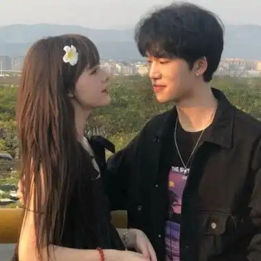 抖音最火的情侣头像真人一张