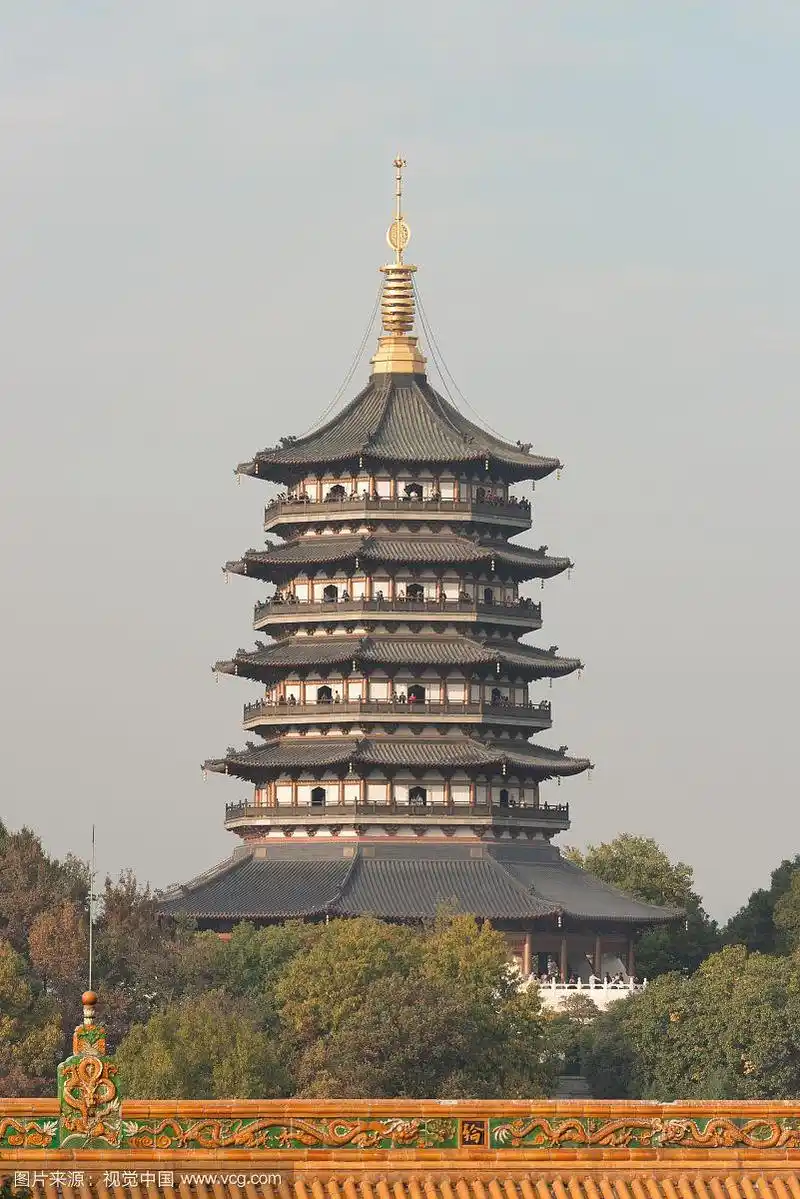 浙江杭州西湖雷峰塔秋天