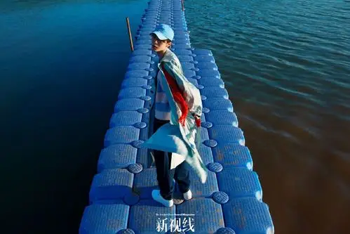 分享一组范丞丞图片给大家,图中的明星图片壁纸会点缀你的电脑桌面