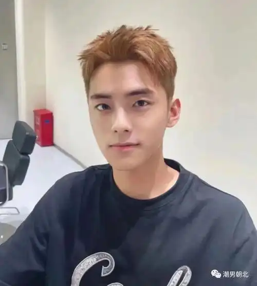 第1款:两边铲短刘海发型