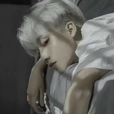 2022比较撩人长相痞帅的95后男生头像真人照片