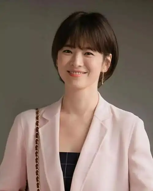 女人四十岁以后剪什么发型好看?试试这六款发型,气质端庄又减龄