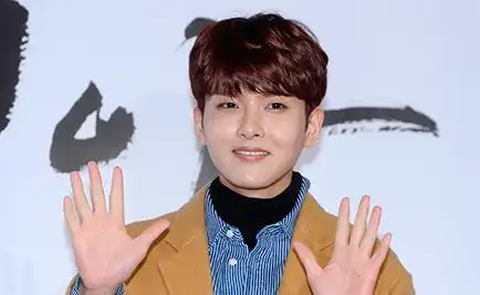 组合super junior成员厉旭即将入伍.