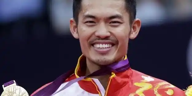 悲情英雄李宗伟为治癌花936万续命流泪称抗癌太痛苦了