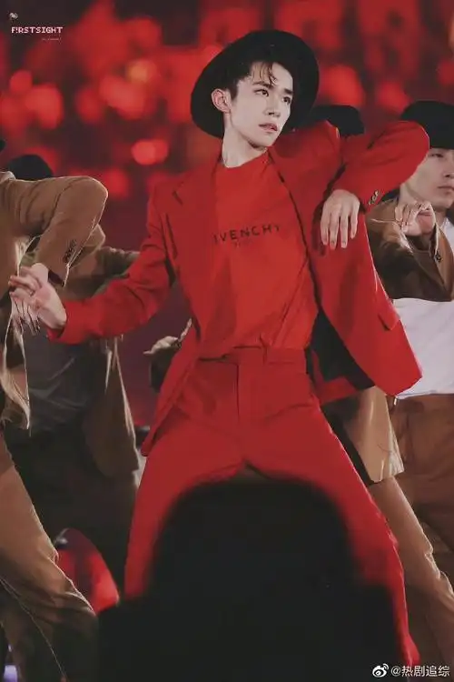易烊千玺和红色的适配度##易烊千玺跳舞