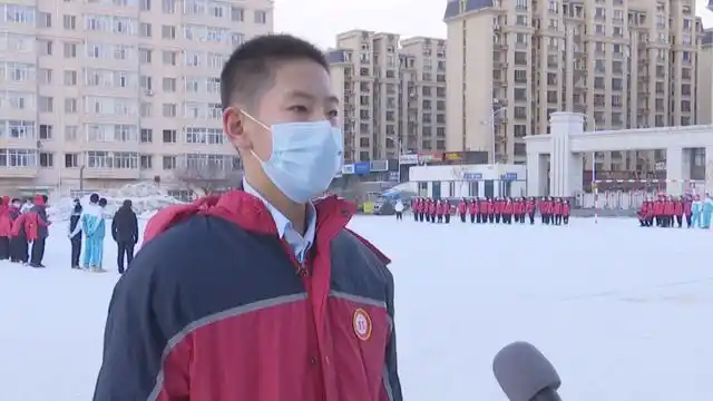 林口县第二中学 雪地足球赛 尽显冰雪魅力