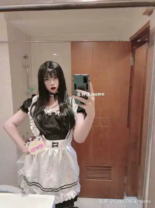 这东西别藏太久,藏太久,就分不清是喜欢还是执着了  #伪娘##女装子