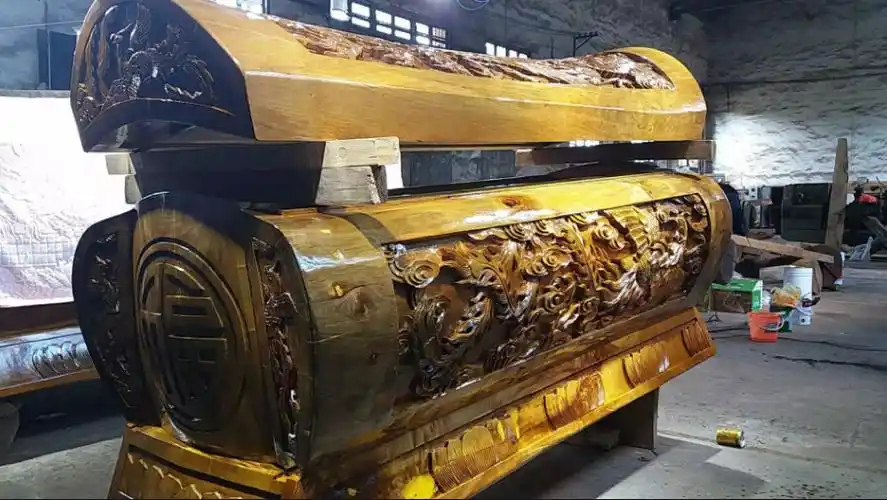 所以有些皇帝的棺材用的都是金丝楠木