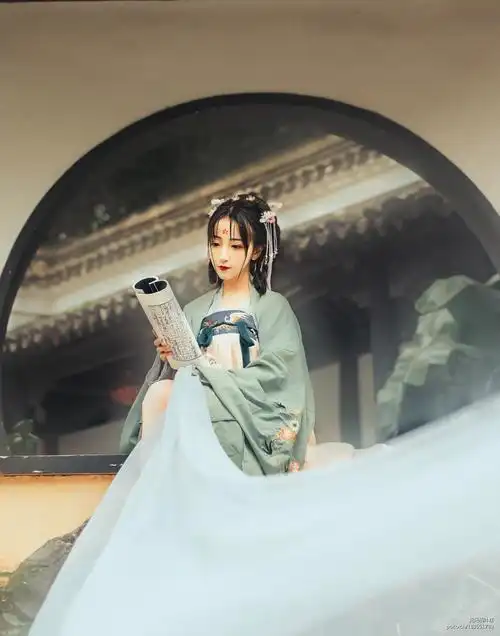 《一封离书之-蔓蔓幽萝》【古风写真】摄影:元元枯叶蝶