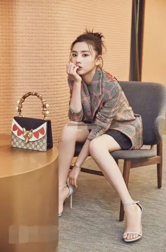 "小张柏芝"北电报到,颜值太吸睛,网友:普通衣服穿出了高级感