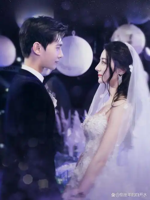 杨洋和热巴"荣耀夫妻"晒汤圆引热议,网友们希望他们真的在一起