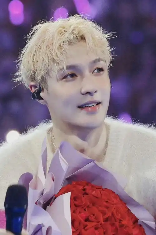 张艺兴 更强的激光小猫