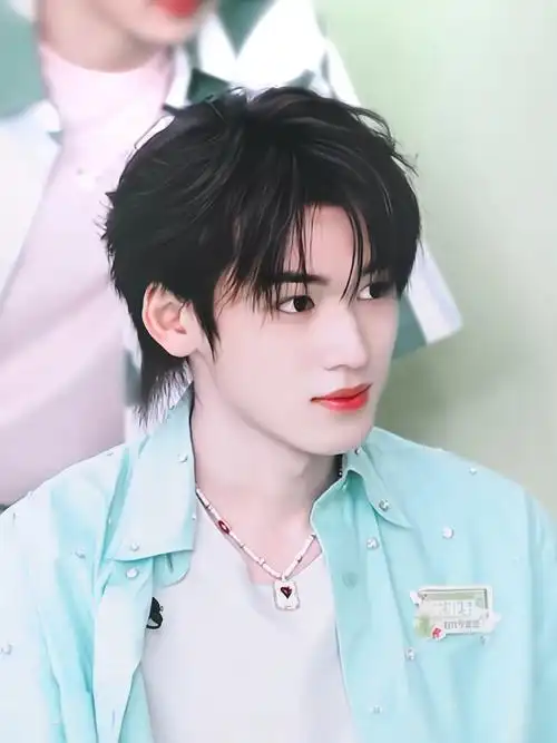 宋亚轩|优酸乳直播美貌大赏,,扑面而来的清爽帅气