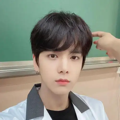 阳光帅气学生假发男碎齐刘海自然蓬松短直发齐耳修脸逼真全头发套米