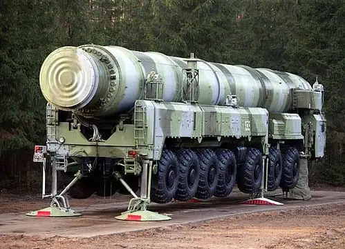 图文俄军最新机动型白杨m导弹进行战斗状态