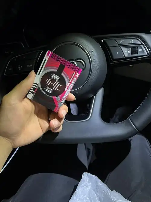 最近阳的越来越多了  不敢坐地铁了  只能开车反正40w的a4试过了