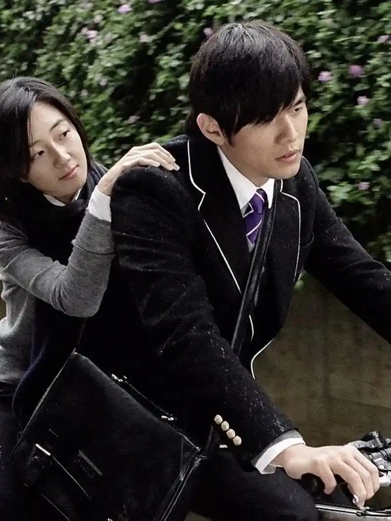 推荐电影:《不能说的秘密》 《不能说的秘密》(2007) 是周杰伦自导自