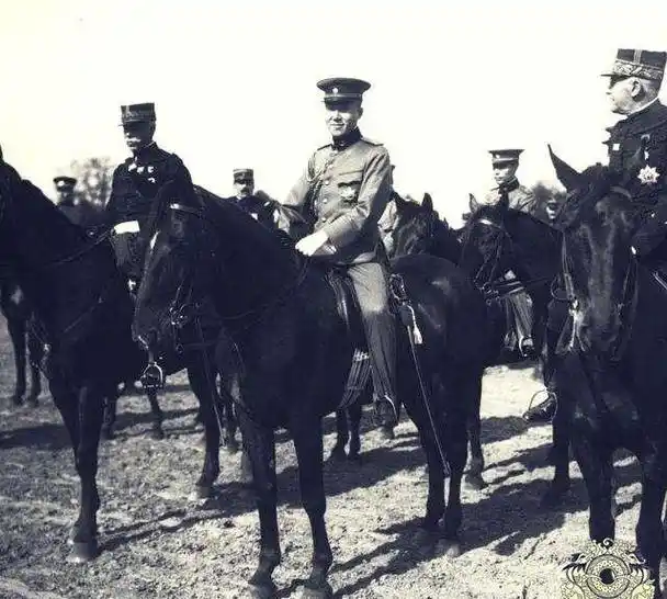 清末禁卫军珍贵老照片不留辫子装备精良清朝灭亡后并未消失