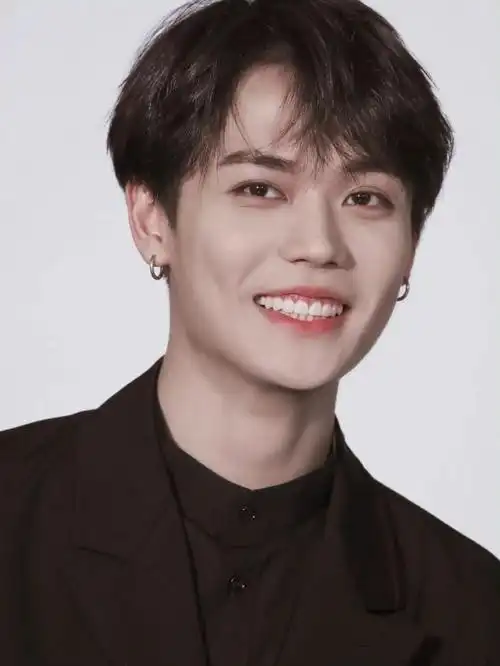 令人心动千千万万遍的男孩林彦俊