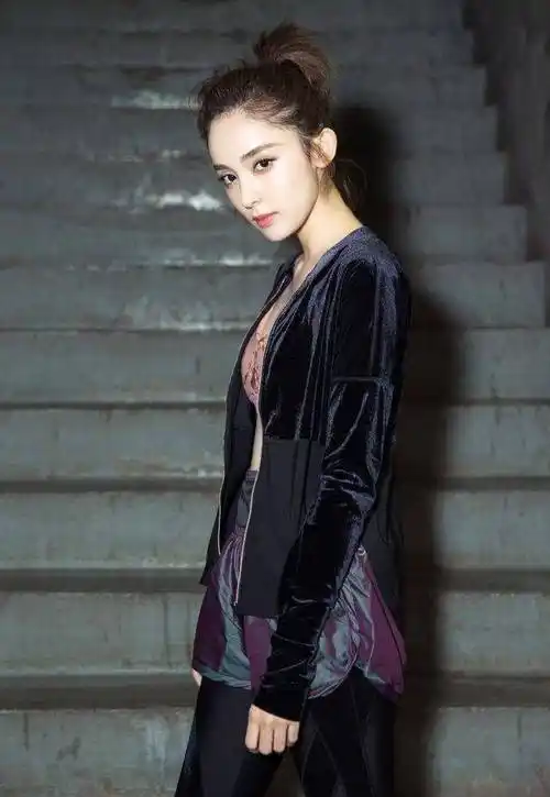 古力娜扎最新无修图照曝光,活力满满惹人爱!网友:太美了吧