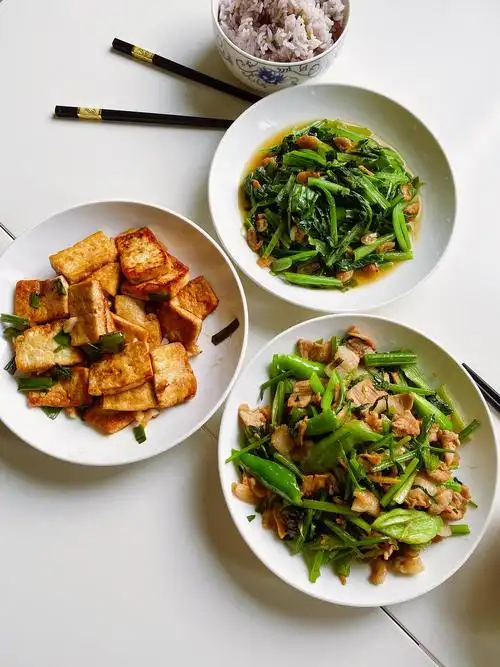 今天的饭菜简单而美好