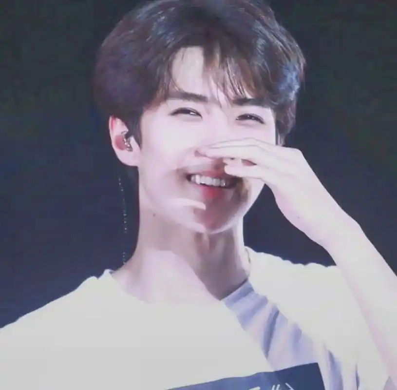 吴世勋 #sehun 历年来用过的超喜欢的头像#南韩仙子  - 抖音