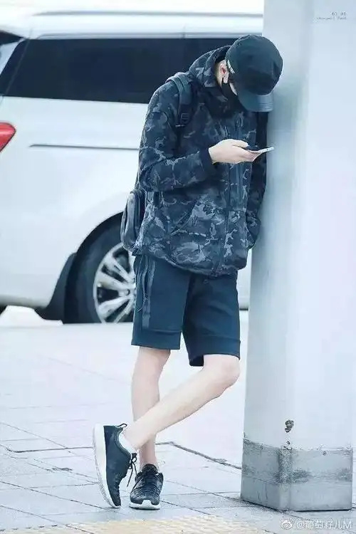 朴灿烈的腿真是好看,好绝一腿_手机搜狐网