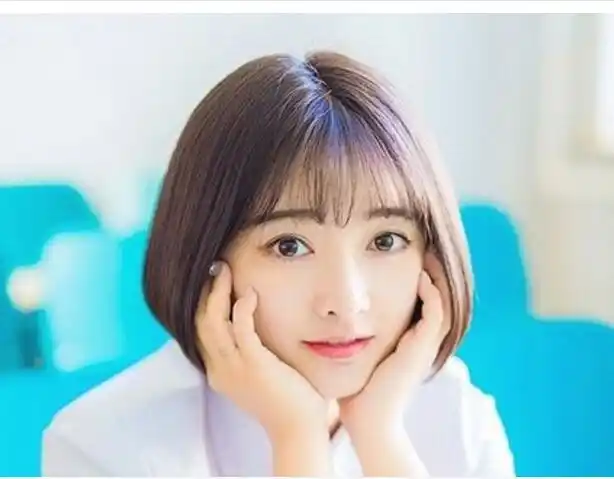 女生时尚小清新短直发发型 阳光又极有灵气的短直发