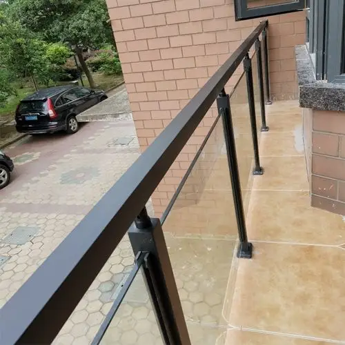 > 阳台不锈钢栏杆