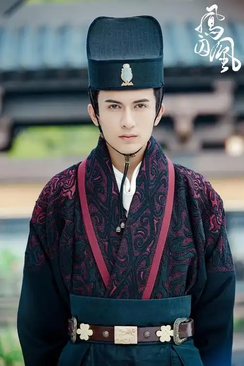 关晓彤宋威龙多坎坷 《凤囚凰》三观超正霸气圈粉