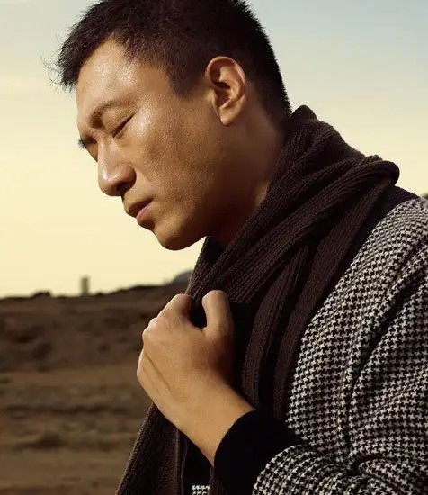 求孙红雷这张高清图片