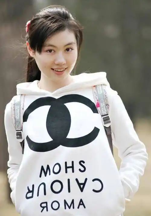 《甄嬛传》歪脖子的青樱, 就是《暖春》中的小花, 现在可美了_张妍