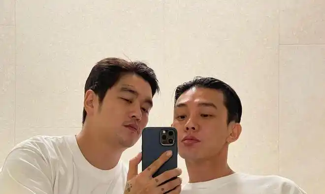 不畏惧外界眼光,刘亚仁亲密友人公开晒甜蜜照,粉丝看了心知肚明