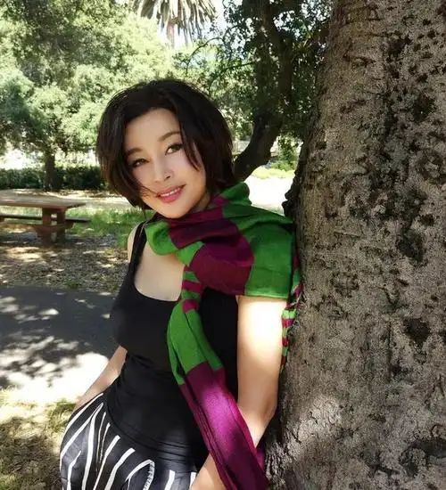 事实证明73岁还风韵犹存的四婚刘晓庆才是真正的人生赢家