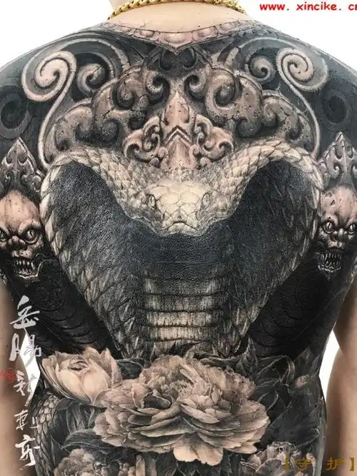 黑灰满背纹身图案大全 - 纹身大咖