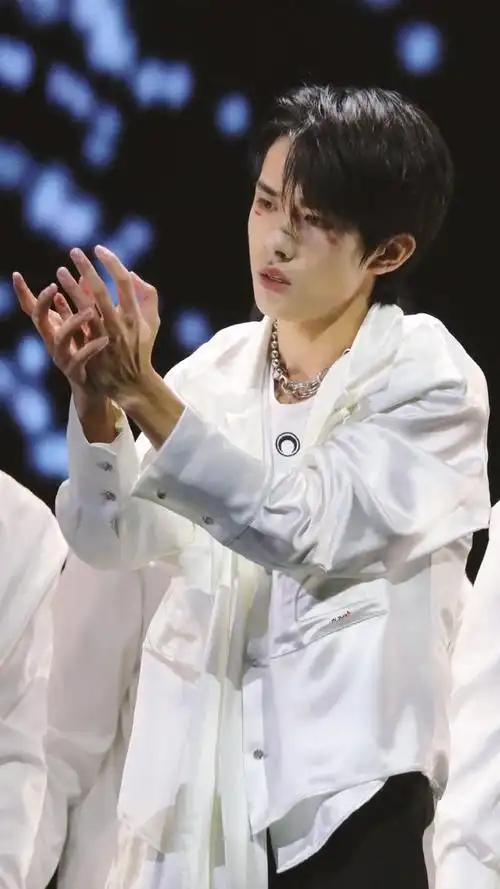 明星系列壁纸～易烊千玺