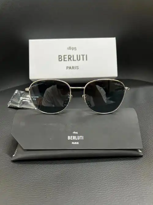 berluti太阳眼镜镜片数字logo5
