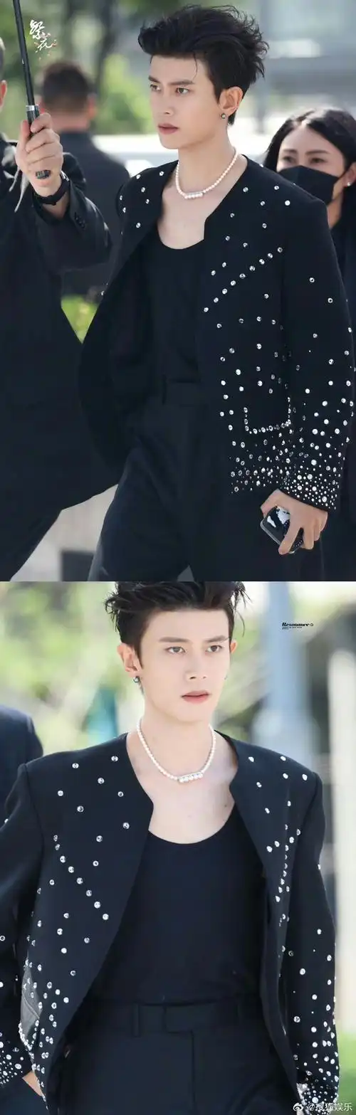 任嘉伦大背头硬控我一上午!太帅了这个眉眼