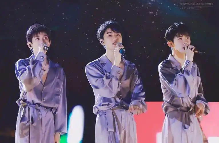 八周年快乐tfboys