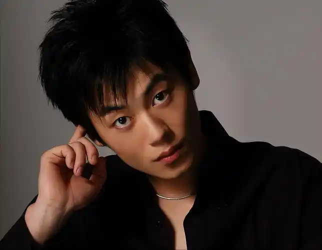 回顾朱亚文:抛弃相恋七年的富家女,转身爱上陈思诚女友,结局如何?