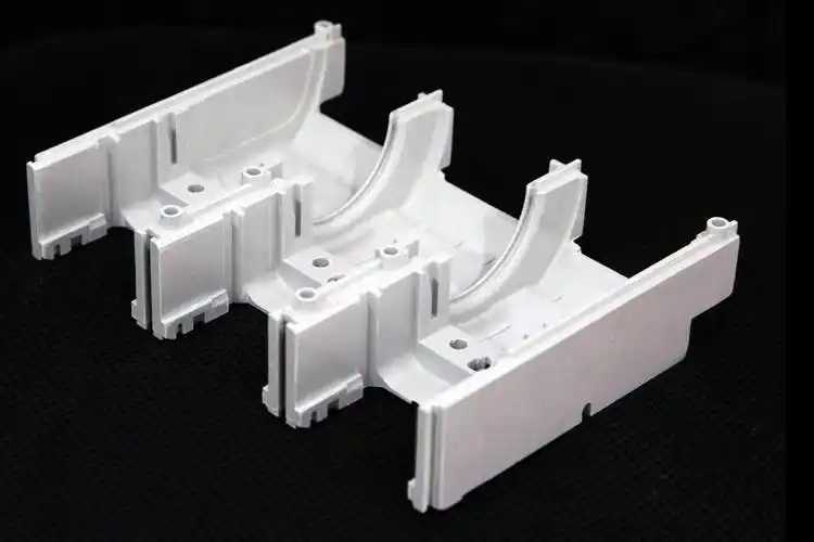 塑料件产品和模具开发 温州市新侨机械电器厂是压塑加工,热固性注塑