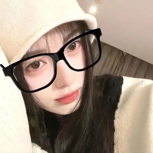 鞠婧祎眼镜特效随拍